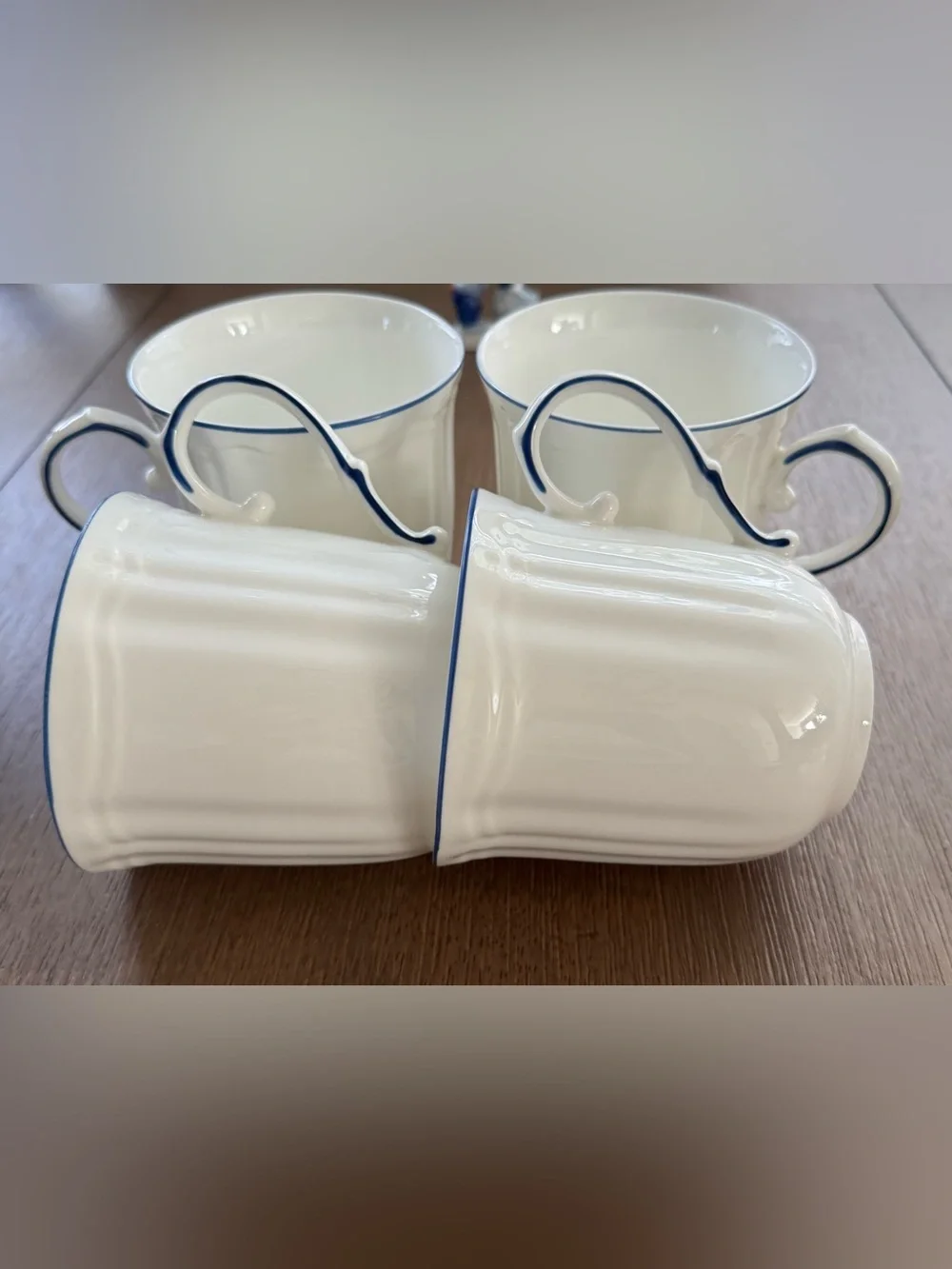 HARPER. A set of 4 high-quality Fine Bone China mugs by HARPER. They feature a m